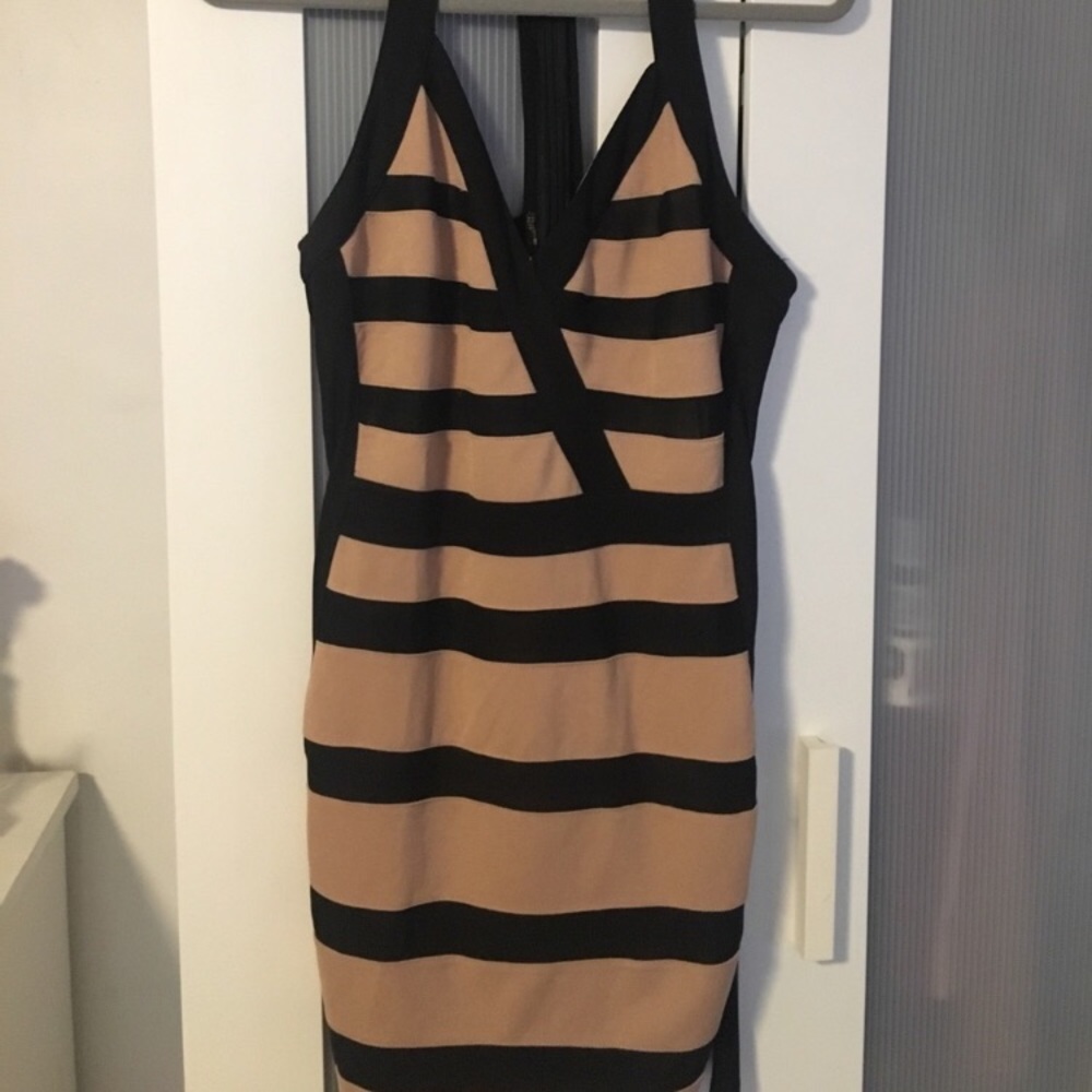 Form fitting dress ✨